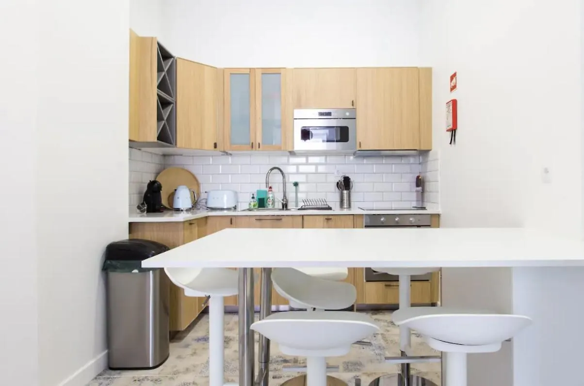 Beautiful 2Br High Ceiling/50M From Timeout Market Lisboa 0*,