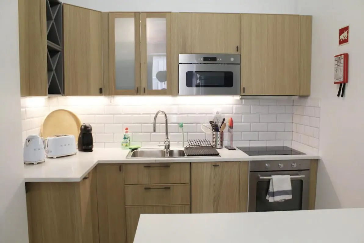 Beautiful 2Br High Ceiling/50M From Timeout Market Lisboa
